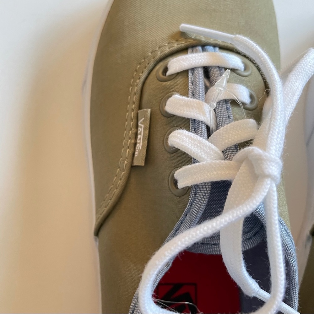 New Vans Sneakers - Picture 6 of 8